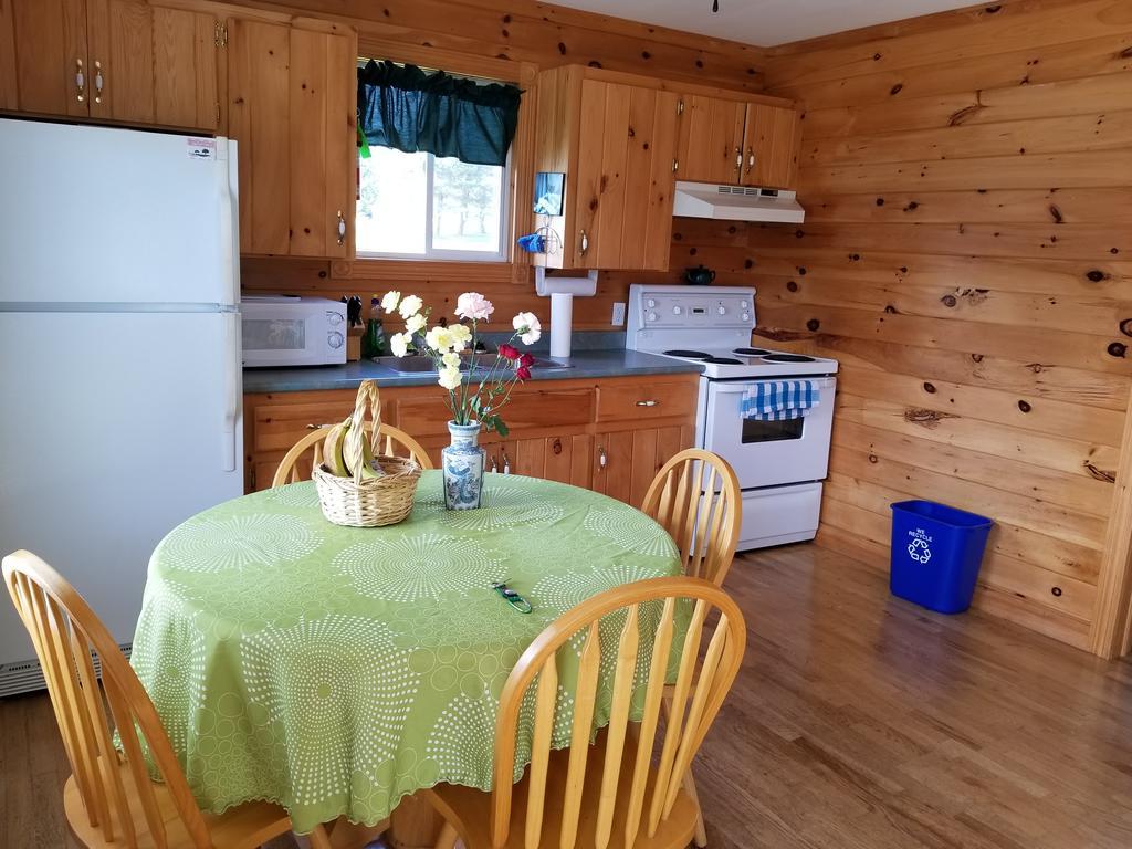 Merry Stanhope Chalets Hotel Екстериор снимка