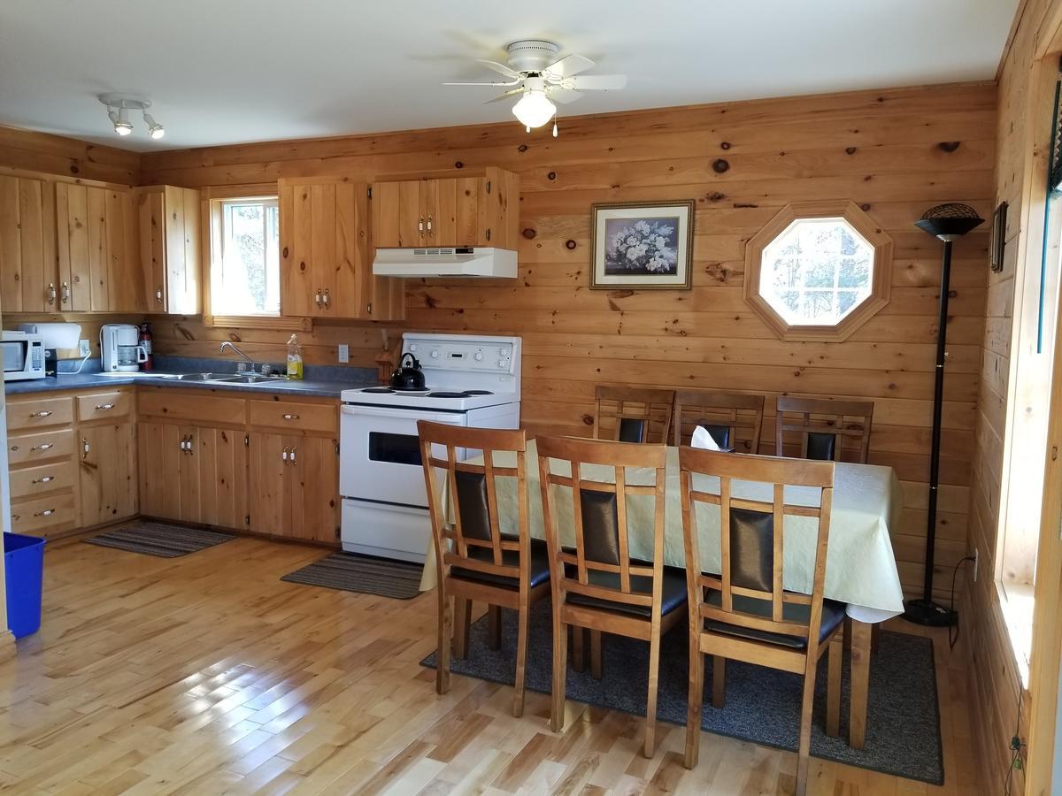 Merry Stanhope Chalets Hotel Екстериор снимка